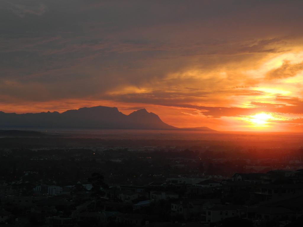 43 On Sandstone Somerset West Rum bild